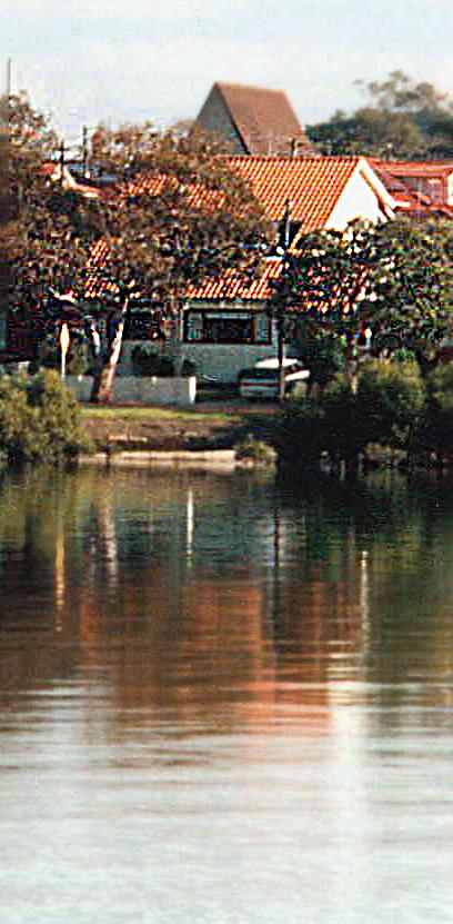 Bay Cottage bed and breakfast.Cottage on Iron Cove.